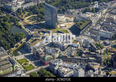 Vue aérienne, Gustaf-Gruendgens-Platz, Dreischeibenhaus, Duesseldorfer Schauspielhaus, chantier de construction nouveau bâtiment Koe Bogen II, shopping vert et Banque D'Images