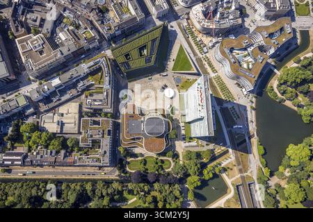Vue aérienne, Gustaf-Gruendgens-Platz, Dreischeibenhaus, Duesseldorfer Schauspielhaus, chantier de construction nouveau bâtiment Koe Bogen II, shopping vert et Banque D'Images