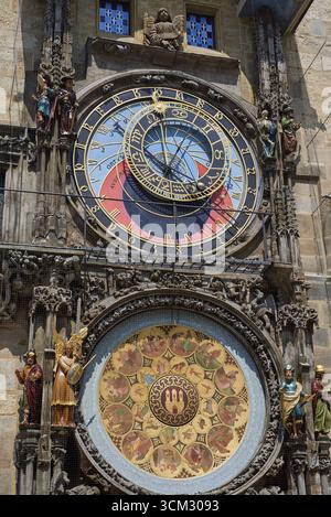 Détail de l'horloge astronomique de Prague sur l'ancien hôtel de ville de Prague, la capitale de la République tchèque, le 24 juillet 2024 Banque D'Images