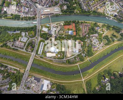 Vue aérienne, plan vertical, piscine de loisirs Atlantis, gymnase Petrinum, VHS avec bibliothèque municipale entre la rivière Lippe avec la plaine inondable Lippe et Wesel- Banque D'Images