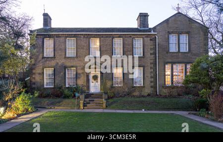Le Bronte Parsonage Museum, Howarth, West Yorkshire, Angleterre. Photo en janvier 2025. Banque D'Images