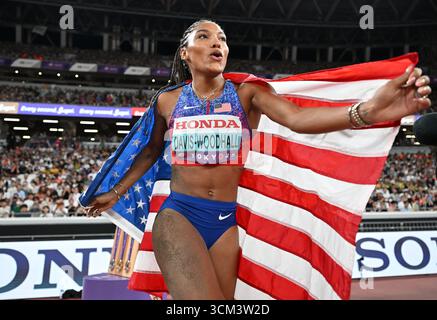 Tokyo, Japon. 14 septembre 2025. Tara Davis-Woodhall des États-Unis célèbre la finale féminine de saut en longueur aux Championnats du monde d'athlétisme 2025 à Tokyo, Japon, le 14 septembre 2025. Crédit : Song Yanhua/Xinhua/Alamy Live News Banque D'Images
