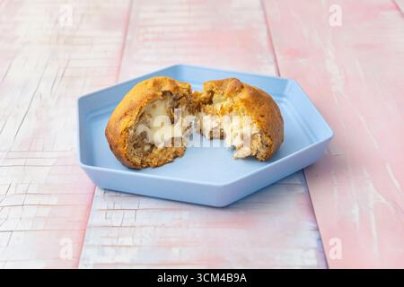Biscuits à la menthe au chocolat avec des morceaux de chocolat noir, rafraîchissants et avec une touche de couleur verte douce dans la pâte Banque D'Images