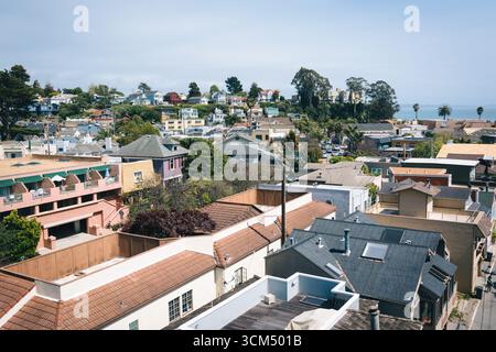 Vue au-dessus des maisons dans Capitola, en Californie. Banque D'Images