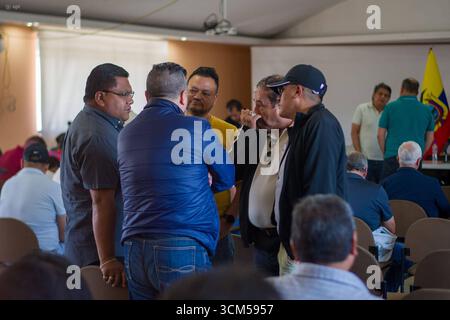 UIO REUNIONTRANSPORTISTAS Quito, dimanche 14 septembre 2025 le syndicat des transports se réunit pour définir l'itinéraire en relation avec l'élimination de la subvention diesel, décrétée par le gouvernement du Président Daniel Noboa photo Juan Ruiz API Quito Pichincha Ecuador POL UIO REUNIONTRANSPORTISTAS 38ccccb0a45fc38b053ebbbbbb86940f8e3 Copyright : xRuizx Banque D'Images