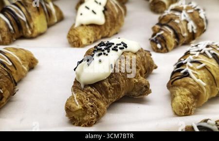 Détail d'un dessert sucré rempli de chocolat Banque D'Images