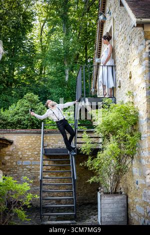 Photographie d'un charmant jeune couple attendait un bébé Banque D'Images