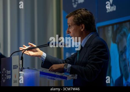 Madrid, Espagne. 15 septembre 2025. José Luis Martínez-Almeida, maire de Madrid, participe à un petit-déjeuner informatif à l'hôtel four Seasons. Crédit : SOPA images Limited/Alamy Live News Banque D'Images