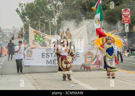 Los Angeles, États-Unis. 14 septembre 2025. Le défilé du jour de l'indépendance mexicaine de l'est de Los Angeles est une célébration annuelle vibrante de la culture et de l'histoire mexicaines. Depuis sa création en 1946, organisé par le comite mexicano civico patriotico, il est devenu une tradition chérie dans la communauté de l'est de Los angeles. Comme la plus grande célébration de l'indépendance mexicaine aux États-Unis. (Photo d'Alberto Sibaja/Pacific Press) crédit : Pacific Press Media production Corp./Alamy Live News Banque D'Images