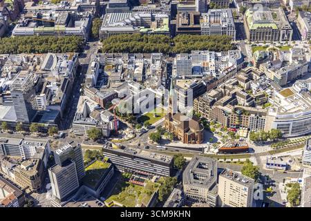Vue aérienne, quartier commerçant de Duesseldorf Koe Koenigsallee et église John's avec Koe-Bogen-tunnel, centre-ville, Duesseldorf, Rhénanie, Nord RH Banque D'Images