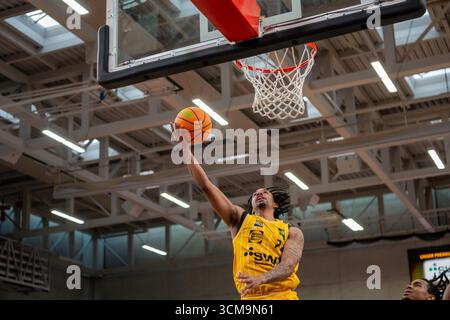 Tuebingen, Allemagne. 14 septembre 2025. Jacobi Wood (Tigers Tuebingen #24) GER, Tigers Tuebingen v. basket Swans Gmunden, Basketball, Herren, Vorbereitung 2. Barmer Basketball Bundesliga, Testspiel, Spielzeit 2025/2026, 14.09.2025, Foto : Eibner-Pressefoto/Wolfgang Frank crédit : dpa/Alamy Live News Banque D'Images