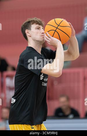 Tuebingen, Allemagne. 14 septembre 2025. Conner Nelson (Tigers Tuebingen #21) GER, Tigers Tuebingen v. basket Swans Gmunden, Basketball, Herren, Vorbereitung 2. Barmer Basketball Bundesliga, Testspiel, Spielzeit 2025/2026, 14.09.2025, Foto : Eibner-Pressefoto/Wolfgang Frank crédit : dpa/Alamy Live News Banque D'Images