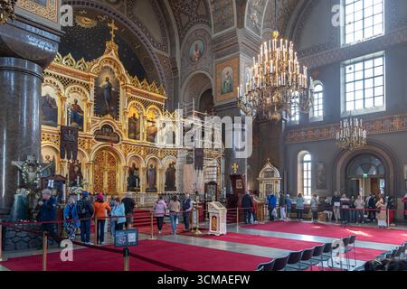 Helsinki, Finlande - 16 mai 2025 : intérieur de la cathédrale d'Uspenski de l'église orthodoxe de Finlande, monument de la ville. Banque D'Images