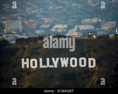 Panneau Hollywood, lettrage Hollywood sur Mount Lee Drive, Hollywood Hills, Los Angeles, Comté de Los Angeles, Californie, USA, US, vue aérienne, oiseaux-yeux Banque D'Images