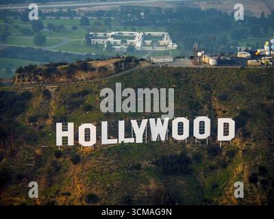 Panneau Hollywood, lettrage Hollywood sur Mount Lee Drive, Hollywood Hills, Los Angeles, Comté de Los Angeles, Californie, USA, US, vue aérienne, oiseaux-yeux Banque D'Images