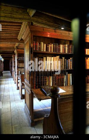 The Chain Library à la cathédrale de Wells, Somerset, Angleterre. Prise en juillet 2025. été Banque D'Images