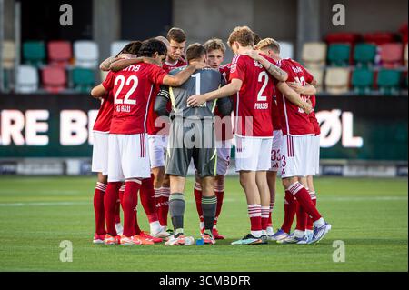 Silkeborg, Danemark. 14 septembre 2025. Les joueurs de Silkeborg IF s'unissent dans un caucus lors du match de 3F Superliga entre Silkeborg IF et Odense BK au Jysk Park à Silkeborg. Crédit : Gonzales photo/Alamy Live News Banque D'Images