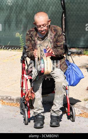 Lieux de rassemblement avant le début de la 54e parade annuelle du jour de l'indépendance mexicaine de la 26e rue dans le quartier de Little Village, Chicago Banque D'Images