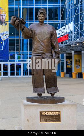 Statue de Pekka Rinne devant Bridgestone Arena, Nashville, Tennessee, États-Unis Banque D'Images