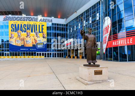 Statue de Pekka Rinne devant Bridgestone Arena, Nashville, Tennessee, États-Unis Banque D'Images