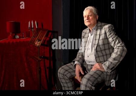 Gesungenes und Gesagtes , Fotoprobe im Zimmertheater, Berlin, 12.09.2025 Günter Rüdiger, Schauspieler, Intendant, Direktor, Zimmertheater, Steglitz, Fotoprobe ãGesungenes und GesagtesÒ , 12.09.2025, Berlin, Deutschland english Günter Rüdiger, acteur, directeur artistique, Zimmertheater, Steglitz, répétition photographique de ãGesungenes und Gesagtes, 12 septembre 2025, Berlin, Allemagne Berlin Zimmertheater Berlin Deutschland, Allemagne *** Gesungenes und Gesagtes , répétition photographique au Zimmertheater, Berlin, 12 09 2025 Günter Rüdiger, acteur, directeur artistique, Zimmertheater, Steglitz, répétition photo ãGesu Banque D'Images