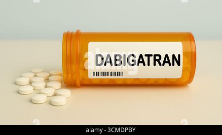 Boîte de comprimés DE DABIGATRAN sur une table de pharmacie hospitalière utilisée pour prévenir les accidents vasculaires cérébraux et les caillots sanguins un anticoagulant. Banque D'Images
