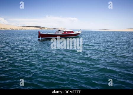 Bateau traditionnel sur le bassin d'Arcachon en France Banque D'Images