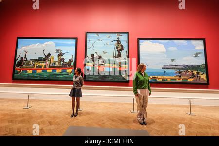 RA Londres, Royaume-Uni. 16 septembre 2025. Haul, Outboard et Cove ces peintures puissantes sont pleines de références qui couvrent l'histoire de l'art, les droits civiques, la bande dessinée, la science-fiction, ses propres souvenirs et plus encore. Il les utilise pour commenter le passé, célébrer la vie quotidienne et imaginer des futurs plus optimistes. Cette exposition de ses peintures sera la plus grande en dehors des États-Unis, et la première chance pour beaucoup de découvrir ses œuvres au Royaume-Uni. 20 septembre 2025 - 18 janvier 2026 crédit : Paul Quezada-Neiman/Alamy Live News Banque D'Images