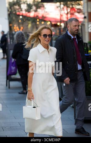Londres, Royaume-Uni. 16 septembre 2025. Amanda Holden quitte Global Radio Studios après avoir présenté son émission Heart Breakfast Radio Credit : Richard Lincoln/Alamy Live News Banque D'Images
