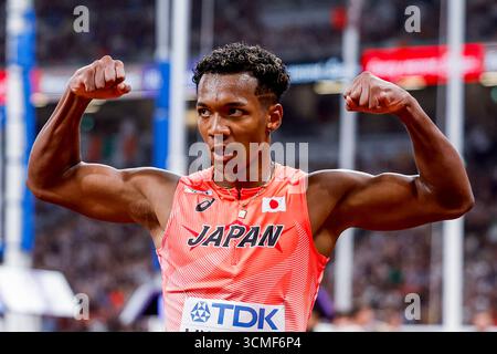 Rachid Muratake du Japon célèbre sa participation à la demi-finale masculine du 110 mètres haies lors des Championnats du monde d'athlétisme Tokyo 2025 du jour 4 au stade national du Japon le 16 septembre 2025 à Tokyo, au Japon. (Crédit : Marcel ter bals/MTB-photo/Alamy Live News) Banque D'Images