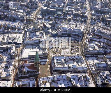 Vue aérienne, centre-ville Hamm, Evangelische Paulus-Kirche, zone piétonne, Krankenhaus Marien-Hospital, parking, hiver, neige, Sparkasse Hamm, centre Banque D'Images