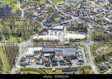 Vue aérienne, Lippecarree shopping centre at Herringer Markt, Evangelical tenu Victor Church, Herringen, Hamm, Ruhr area, North Rhine-Westphalia, allemand Banque D'Images