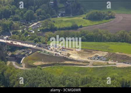 Vue aérienne, pont d'Angerbachtal, nouveau tronçon autoroutier de l'A44, fermeture de l'écart entre Ratingen-Ost et Velbert, Heiligenhaus, région de la Ruhr, Rhénanie du Nord- Banque D'Images