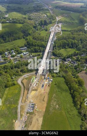 Vue aérienne, pont d'Angerbachtal, nouveau tronçon autoroutier de l'A44, fermeture de l'écart entre Ratingen-Ost et Velbert, Heiligenhaus, région de la Ruhr, Rhénanie du Nord- Banque D'Images