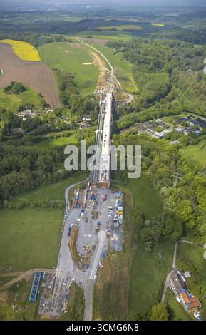 Vue aérienne, pont d'Angerbachtal, nouveau tronçon autoroutier de l'A44, fermeture de l'écart entre Ratingen-Ost et Velbert, Heiligenhaus, région de la Ruhr, Rhénanie du Nord- Banque D'Images