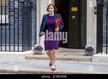 Londres, Royaume-Uni. 16 septembre 2025. Bridget Phillipson, secrétaire à l'éducation, quitte le numéro 10 après la dernière réunion du Cabinet avant la suspension de la Conférence. Crédit : Karl Black/Alamy Live News Banque D'Images