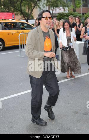 NEW YORK, NEW YORK - 15 SEPTEMBRE : Kogonada assiste à la première New-yorkaise de A Big Bold Beautiful Journey au AMC Lincoln Square Theater le 15 septembre 2025, à New York. L’événement tapis rouge a accueilli des membres de la distribution, des cinéastes et des invités spéciaux, marquant la sortie très attendue du film avec une célébration glamour de Manhattan. (Photo : Giada Papini Rampelotto/EuropaNewswire) Banque D'Images