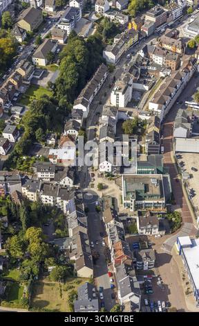 Vue aérienne, zone piétonne Suedstrasse et Voerder Strasse avec bâtiment de la Sparkasse Ennepetal-Breckerfeld dans le quartier Milspe à Ennepetal Banque D'Images