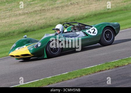 Goodwood Revival 2025, Lotus 30 voiture de sport dans le Jim Clark Tribute Banque D'Images
