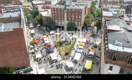 Monument Square, Troy Waterfront Farmers Market, Troy, NY, États-Unis Banque D'Images