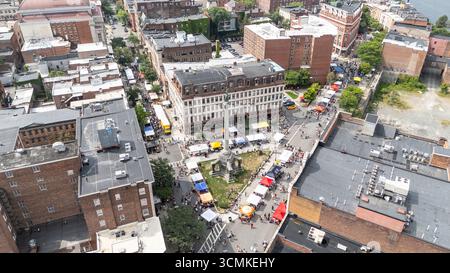Monument Square, Troy Waterfront Farmers Market, Troy, NY, États-Unis Banque D'Images