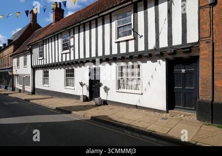 bâtiment à colombages, peint en blanc à little walsingham, dans le nord du norfolk, en angleterre Banque D'Images