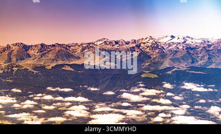 Montagnes des pyrénées françaises vues aériennes Banque D'Images