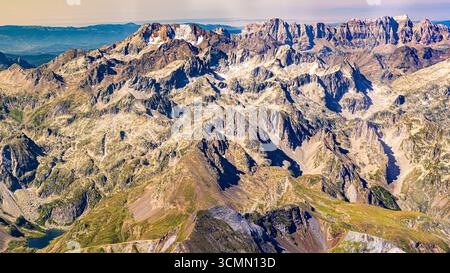 Montagnes des pyrénées françaises vues aériennes Banque D'Images