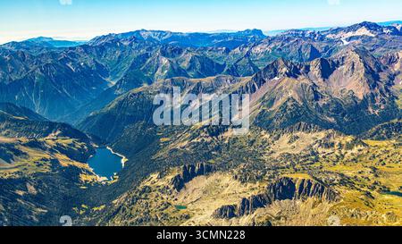 Montagnes des pyrénées françaises vues aériennes Banque D'Images