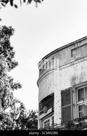 Détail architectural de l'architecture moderniste, brutaliste et éclectique de tel Aviv Banque D'Images