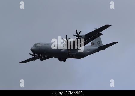 Kaiserslautern, Allemagne 15 août 2019 : un Lockheed C-130 Hercules de l'US Air Force approche de la base aérienne de Ramstein Banque D'Images