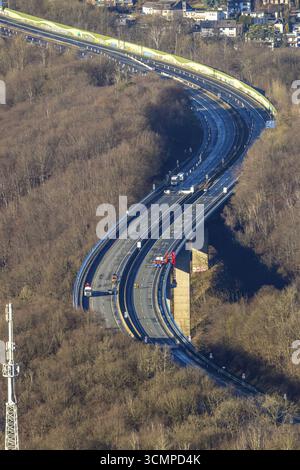 Photographie aérienne, travaux de construction avec renfort d'urgence sur le viaduc de Rahmede délabré et fermé de l'autoroute A45 Sauerlandlinie Banque D'Images
