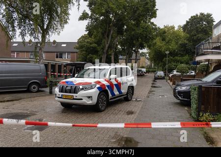 ALKMAAR - police dans une maison à Alkmaar où trois personnes ont été retrouvées mortes. La police dit qu'elle envisage actuellement tous les scénarios possibles. ANP MICHEL VAN BERGEN pays-bas Out - belgique Out Banque D'Images