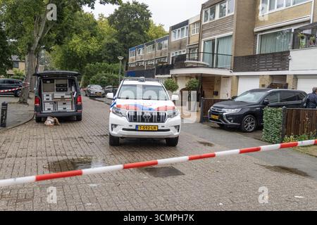 ALKMAAR - police dans une maison à Alkmaar où trois personnes ont été retrouvées mortes. La police dit qu'elle envisage actuellement tous les scénarios possibles. ANP MICHEL VAN BERGEN pays-bas Out - belgique Out Banque D'Images